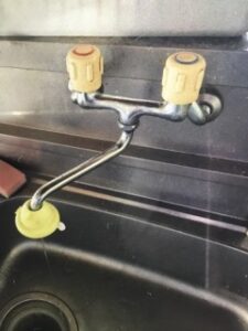 キッチン　台所　水漏れ　交換